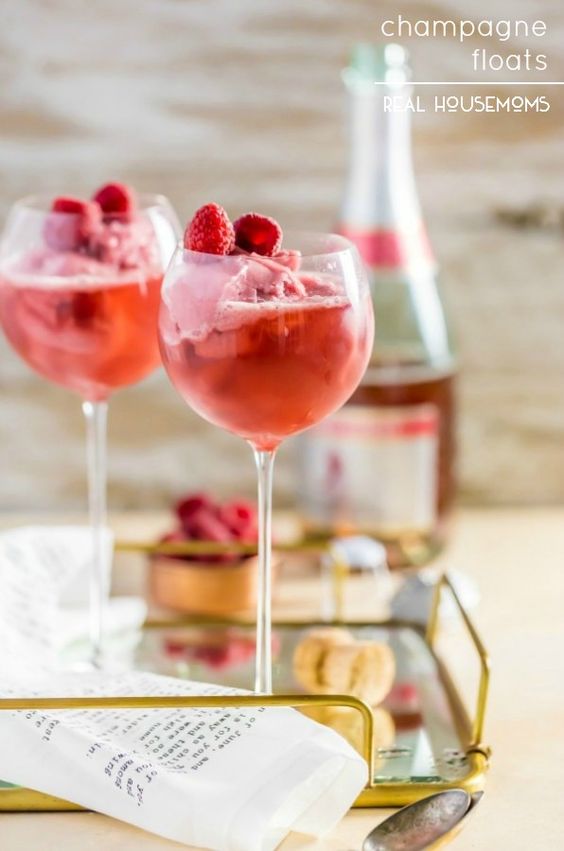 15 Romantic Cocktails for Valentine's Day