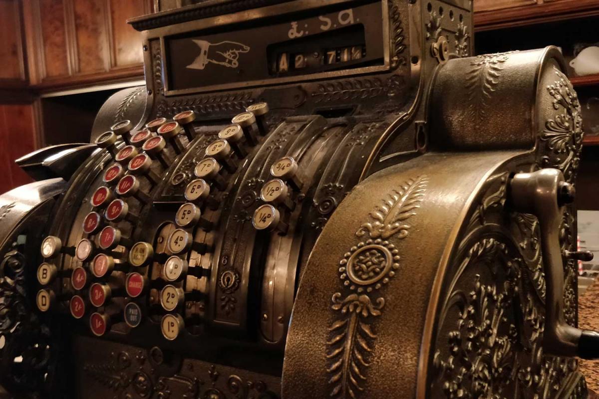 Cherish An Antique Day Holiday Smart