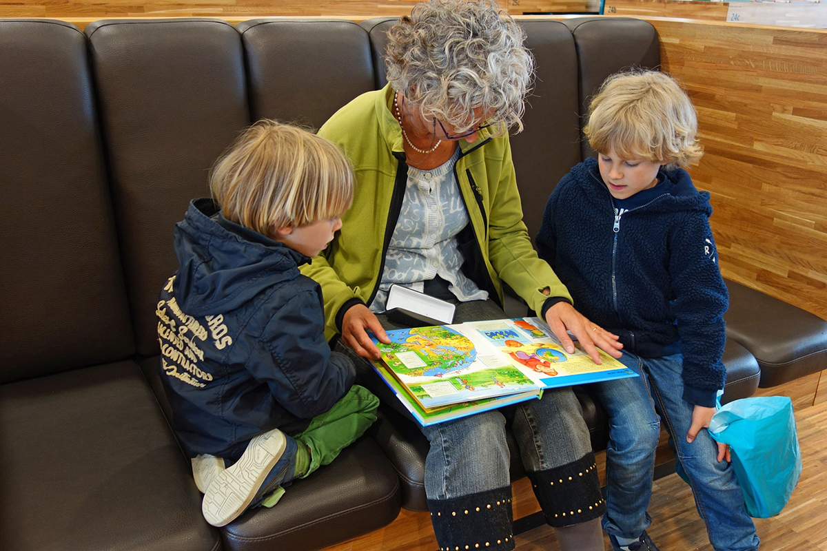 Grandmother Achievement Day | Holiday Smart