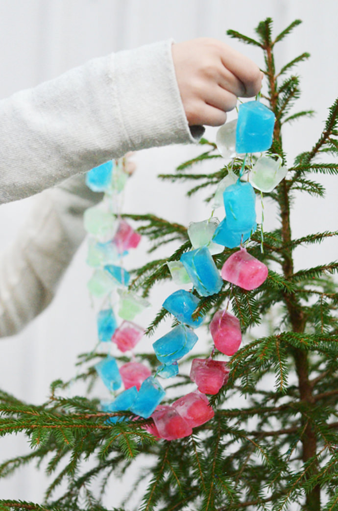 22 Festive DIY Christmas Garland
