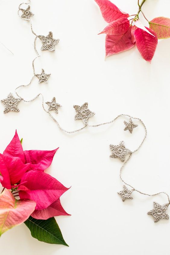 22 Festive DIY Christmas Garland