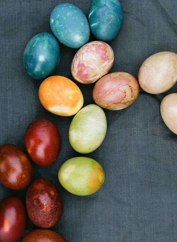 12 Amazing Dyed Easter Eggs