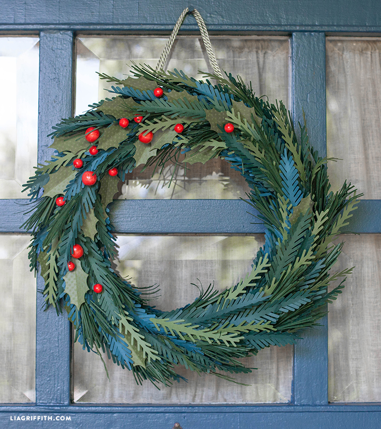 30 Beautiful DIY Christmas Wreaths