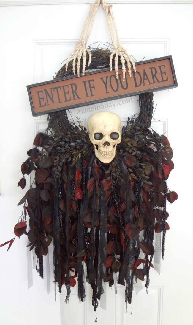 Skull wreath