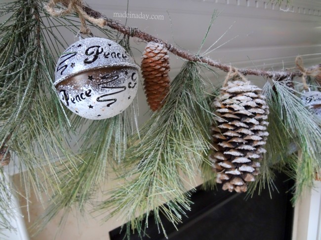 22 Festive DIY Christmas Garland