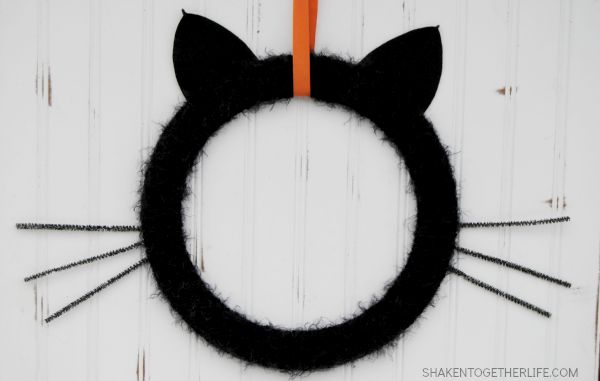 Cat wreath