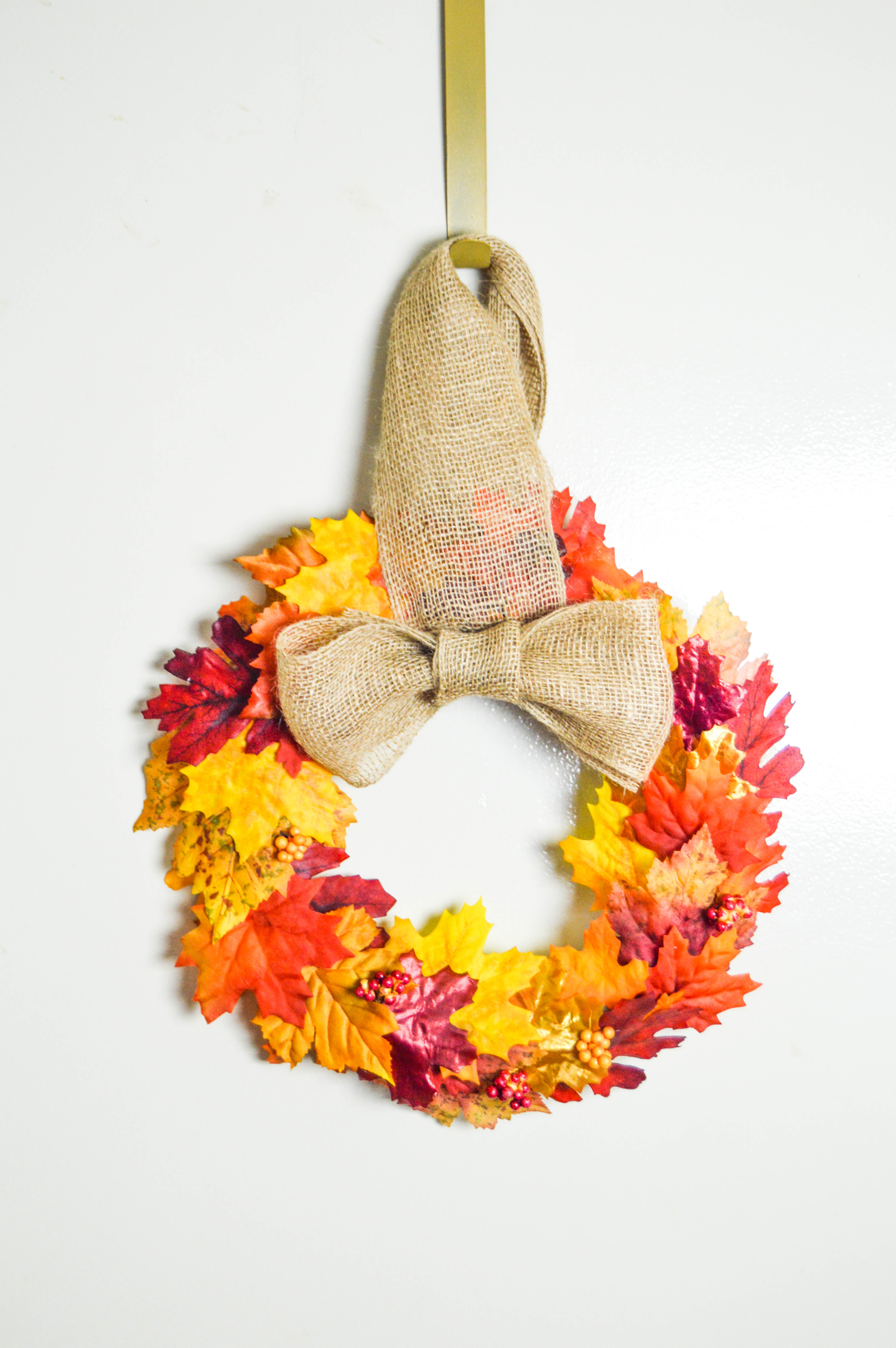 11 Ways to Use Leaves in Your Thanksgiving Decor