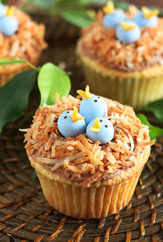 16 Adorable Easter Cupcakes