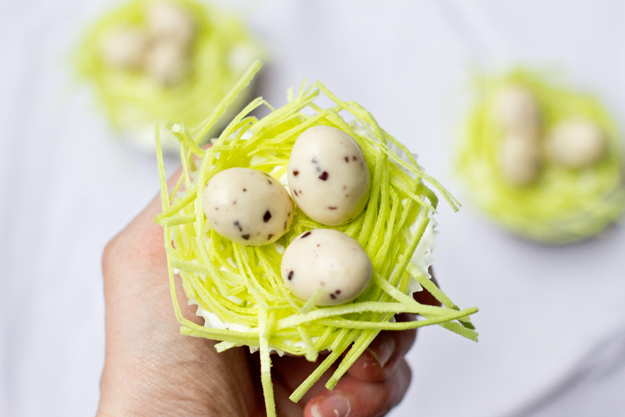 16 Adorable Easter Cupcakes