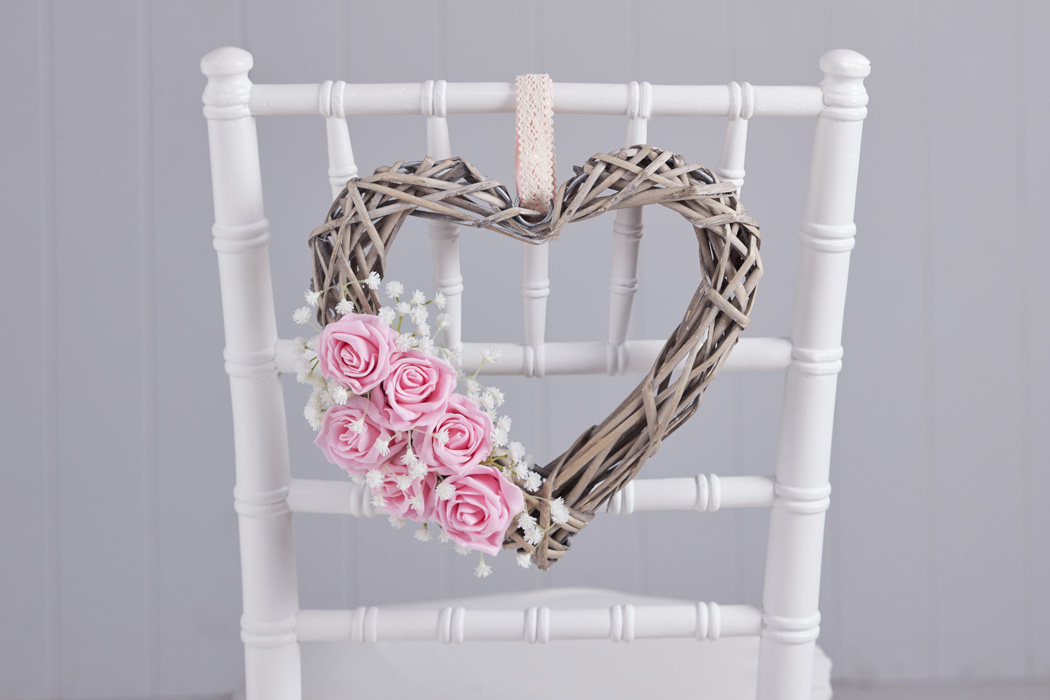 16 DIY Valentine's Day Wreaths