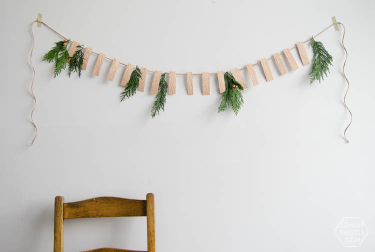 22 Festive DIY Christmas Garland