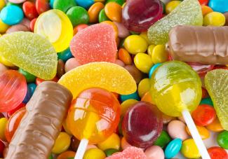 The 30 Best Halloween Candies to give out to Trick-or-Treaters