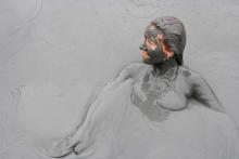 10 Tips to Celebrate Mud Pack Day and Treat Your Skin to a Holiday